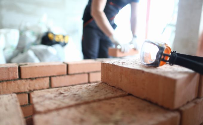bricklayer-bg